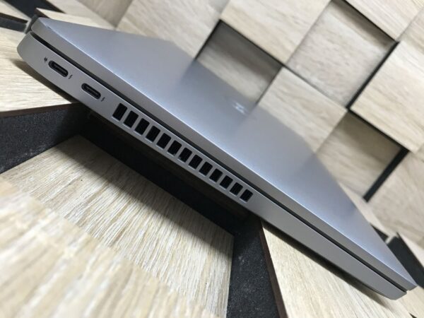 Ультрабук Б-клас Dell Latitude 5420 / 14" (1920x1080) IPS Touch / Intel Core i5-1135G7 (4 (8) ядра по 4.2 GHz) / 8 GB DDR4 / 256 GB SSD M.2 / Intel Iris Xe Graphics / WebCam / Windows 10 ліцензія - Зображення 6