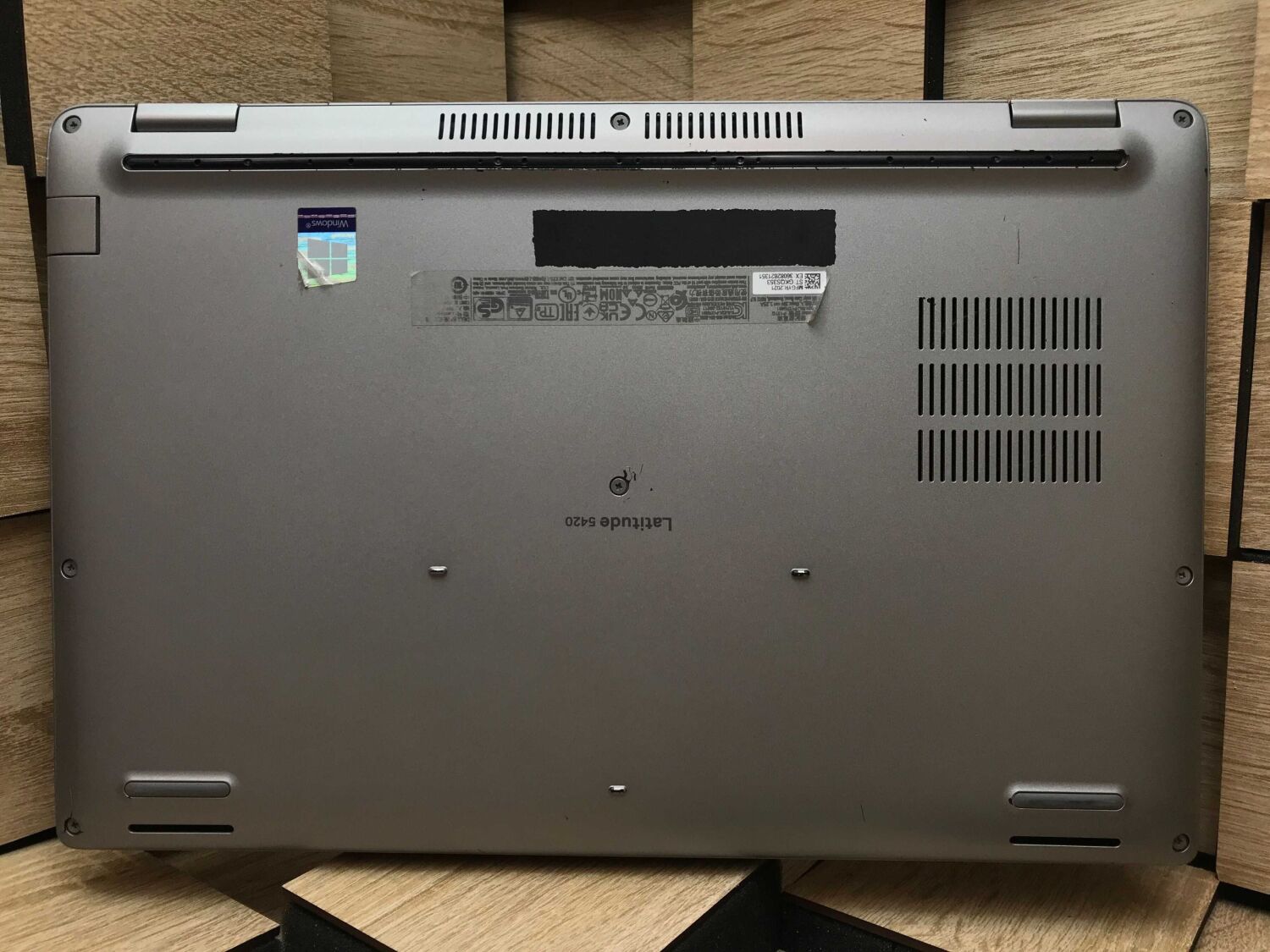 Ультрабук Б-клас Dell Latitude 5420 / 14" (1920x1080) IPS Touch / Intel Core i5-1145G7 (4 (8) ядра по 2.6 - 4.4 GHz) / 8 GB DDR4 / 256 GB SSD M.2 / Intel Iris Xe Graphics / WebCam / Windows 10 ліцензія - Зображення 9