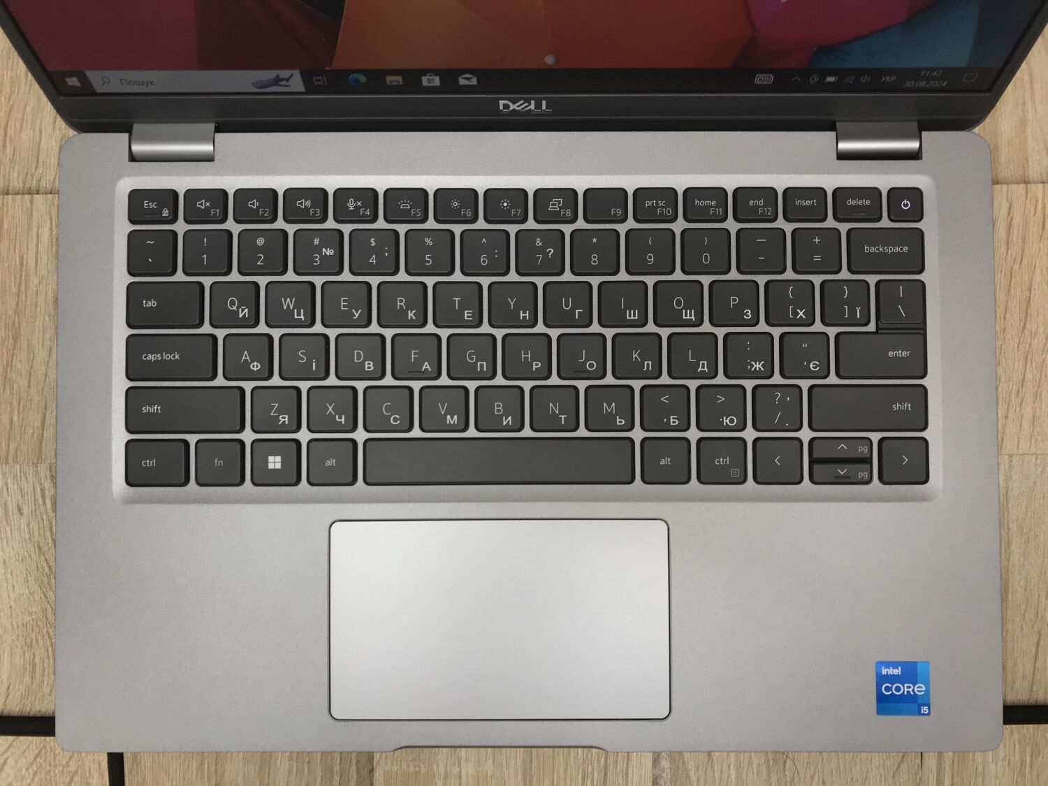 Ультрабук Б-клас Dell Latitude 5430 / 14" (1920x1080) IPS / Intel Core i5-1235U (10 (12) ядер по 1.3 - 4.4 GHz) / 16 GB DDR4 / 256 GB SSD M.2 / Intel Iris Xe Graphics / WebCam / Windows 10 ліцензія - Зображення 4