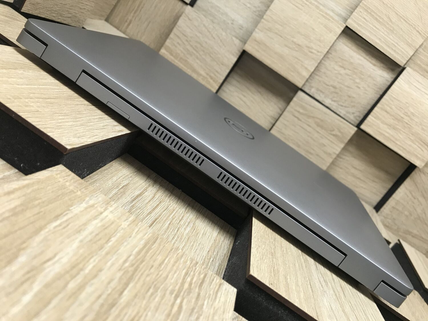 Ультрабук Б-клас Dell Latitude 5430 / 14" (1920x1080) IPS / Intel Core i5-1235U (10 (12) ядер по 1.3 - 4.4 GHz) / 16 GB DDR4 / 256 GB SSD M.2 / Intel Iris Xe Graphics / WebCam / Windows 10 ліцензія - Зображення 7