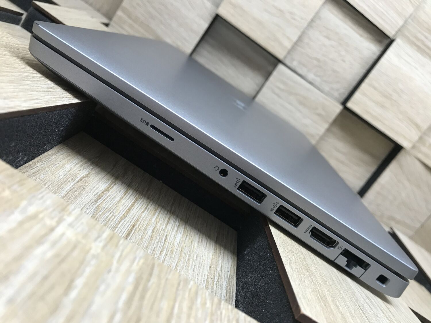 Ультрабук Б-клас Dell Latitude 5430 / 14" (1920x1080) IPS / Intel Core i5-1235U (10 (12) ядер по 1.3 - 4.4 GHz) / 16 GB DDR4 / 256 GB SSD M.2 / Intel Iris Xe Graphics / WebCam / Windows 10 ліцензія - Зображення 6