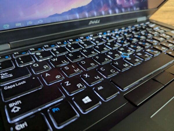 Ультрабук Б-клас Dell Latitude 5480 / 14" (1366x768) TN / Intel Core i5-7200U (2 (4) ядра по 2.5 - 3.1 GHz) / 8 GB DDR4 / 256 GB SSD / Intel HD Graphics 620 / WebCam / HDMI / Windows 10 - Зображення 7
