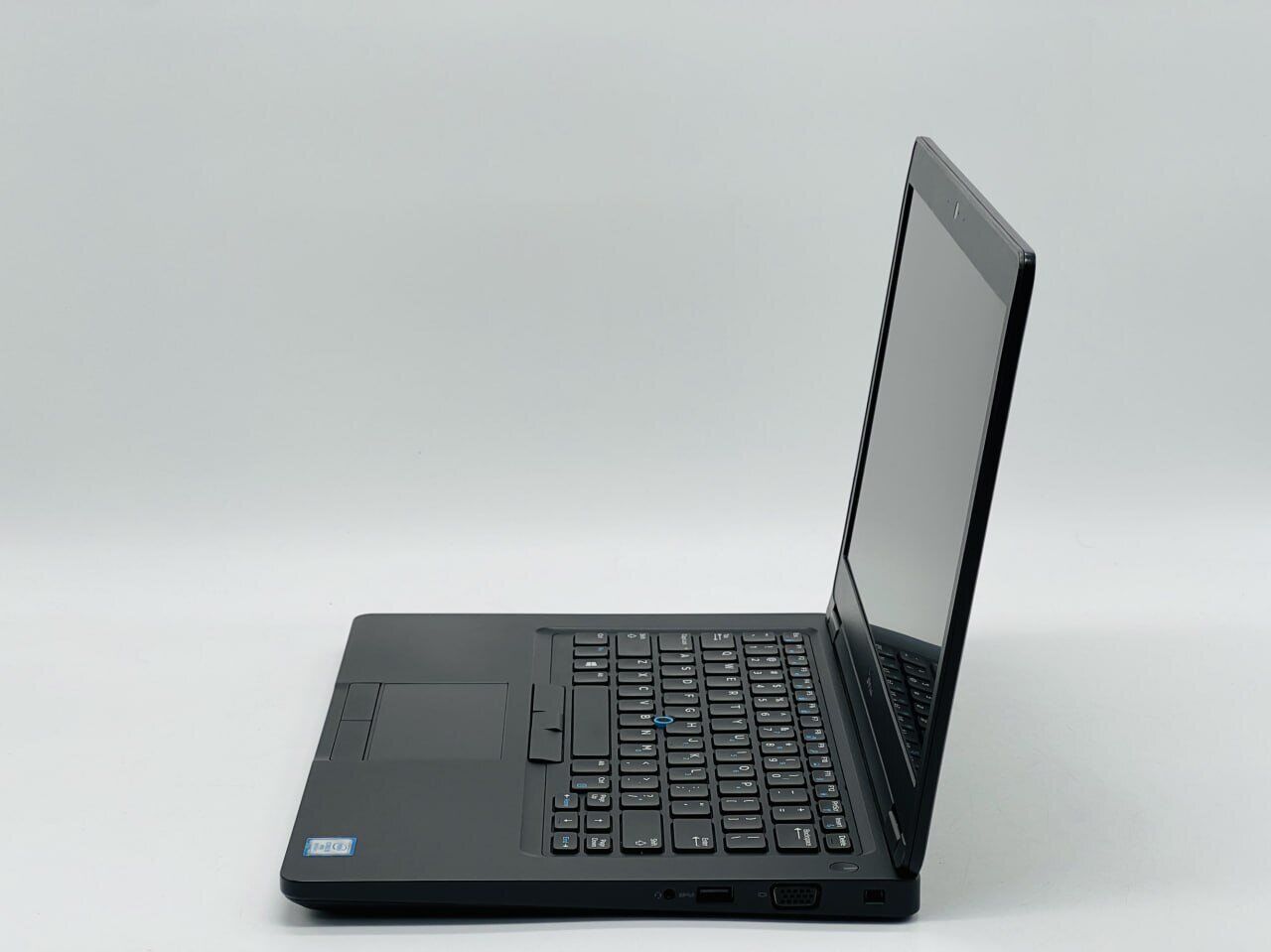 Ультрабук Б-клас Dell Latitude 5490 / 14" (1366x768) TN / Intel Core i5-8350U (4 (8) ядра по 1.7 - 3.6 GHz) / 8 GB DDR4 / 240 GB SSD / Intel UHD Graphics 620 / WebCam / HDMI - Зображення 4