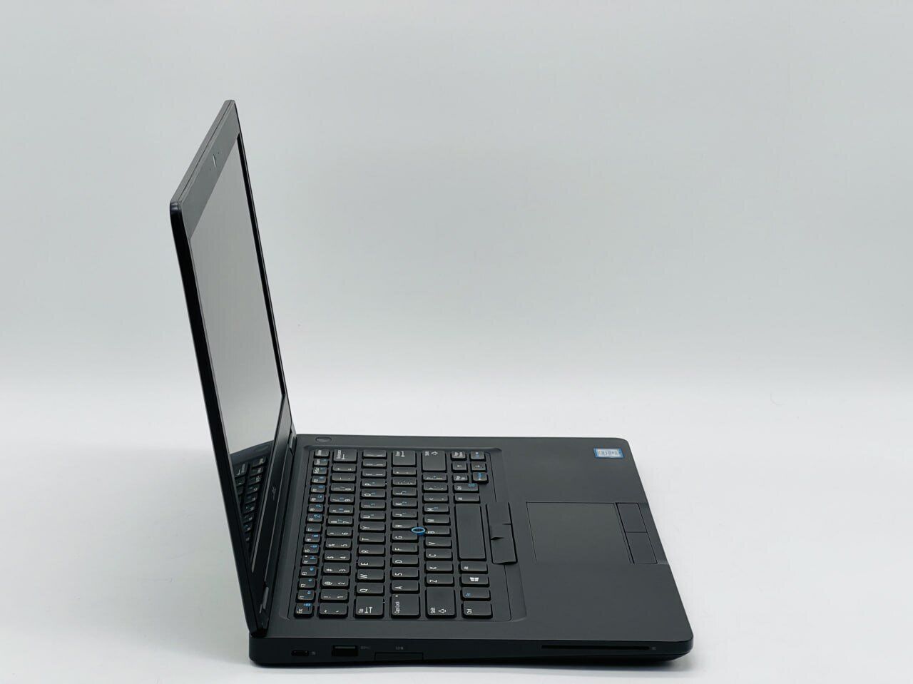 Ультрабук Б-клас Dell Latitude 5490 / 14" (1366x768) TN / Intel Core i5-8350U (4 (8) ядра по 1.7 - 3.6 GHz) / 8 GB DDR4 / 240 GB SSD / Intel UHD Graphics 620 / WebCam / HDMI - Зображення 3