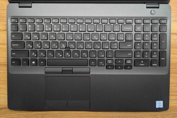 Ультрабук Б-клас Dell Latitude 5500 / 15.6" (1920x1080) IPS / Intel Core i5-8265U (4 (8) ядра по 1.6 - 3.9 GHz) / 16 GB DDR4 / 256 GB SSD / Intel UHD Graphics 620 / WebCam / Windows 10 - Зображення 5