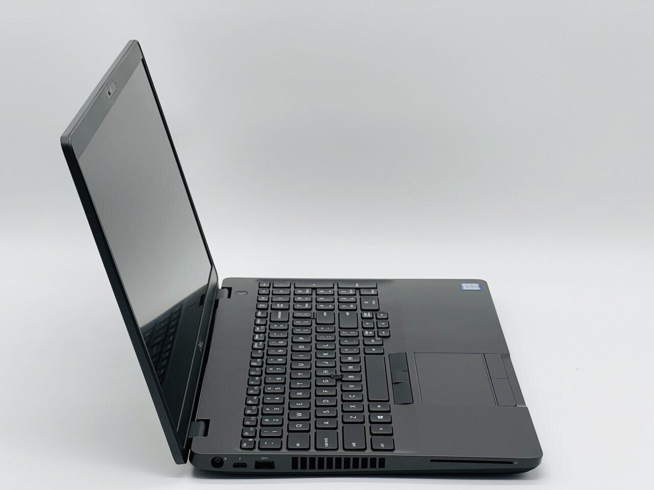 Ультрабук Б-клас Dell Latitude 5501 / 15.6" (1920x1080) IPS / Intel Core i5-9400H (4 (8) ядра по 2.5 - 4.3 GHz) / 16 GB DDR4 / 512 GB SSD / nVidia GeForce MX150, 2 GB GDDR5, 64-bit / WebCam - Зображення 4