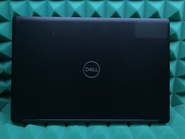 Ультрабук Б-клас Dell Latitude 5590 / 15.6" (1920x1080) IPS / Intel Core i7-8650U (4 (8) ядра по 1.9 - 4.2 GHz) / 8 GB DDR4 / 256 GB SSD M.2 / Intel UHD Graphics 620 / USB 3.1 / HDMI / Windows 10 ліцензія - Зображення 5