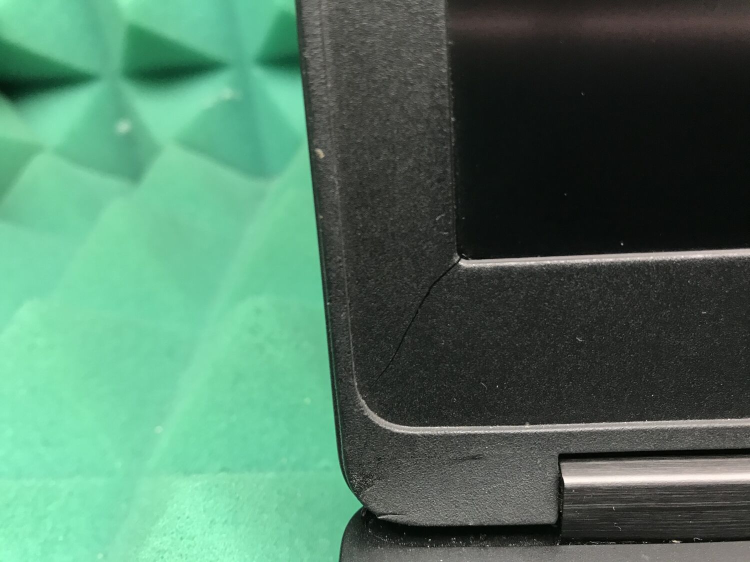 Ультрабук Б-клас Dell Latitude 5590 / 15.6" (1920x1080) IPS / Intel Core i7-8650U (4 (8) ядра по 1.9 - 4.2 GHz) / 8 GB DDR4 / 256 GB SSD M.2 / Intel UHD Graphics 620 / USB 3.1 / HDMI / Windows 10 ліцензія - Зображення 11