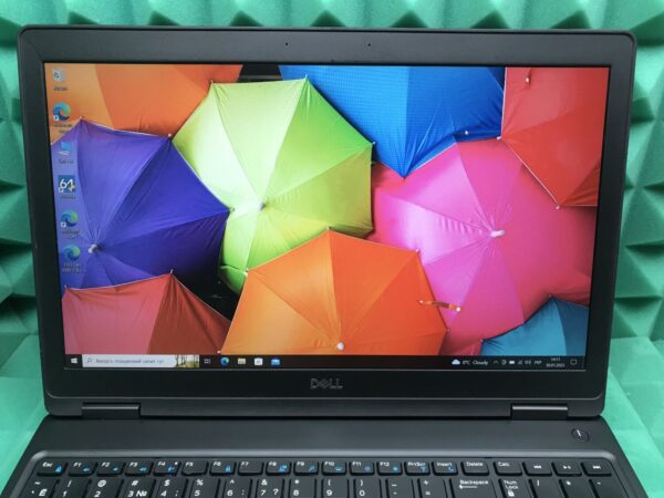 Ультрабук Б-клас Dell Latitude 5590 / 15.6" (1920x1080) IPS / Intel Core i7-8650U (4 (8) ядра по 1.9 - 4.2 GHz) / 8 GB DDR4 / 256 GB SSD M.2 / Intel UHD Graphics 620 / USB 3.1 / HDMI / Windows 10 ліцензія - Зображення 3