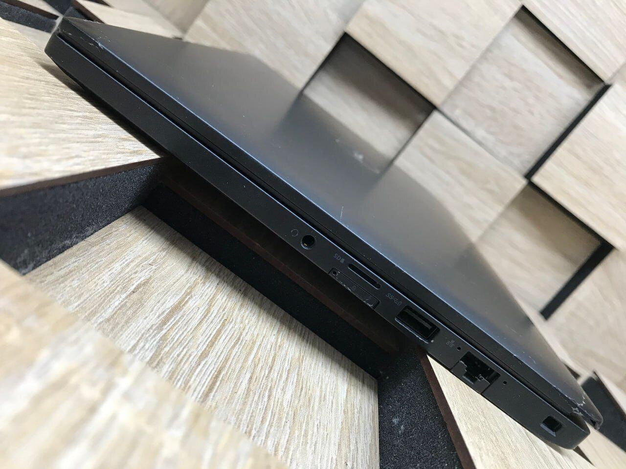 Ультрабук Б-клас Dell Latitude 7390 / 13.3" (1920x1080) IPS Touch / Intel Core i5-8350U (4 (8) ядра по 1.7 - 3.6 GHz) / 8 GB DDR4 / 240 GB SSD M.2 / Intel UHD Graphics 620 / WebCam / Windows 10 ліцензія - Зображення 7
