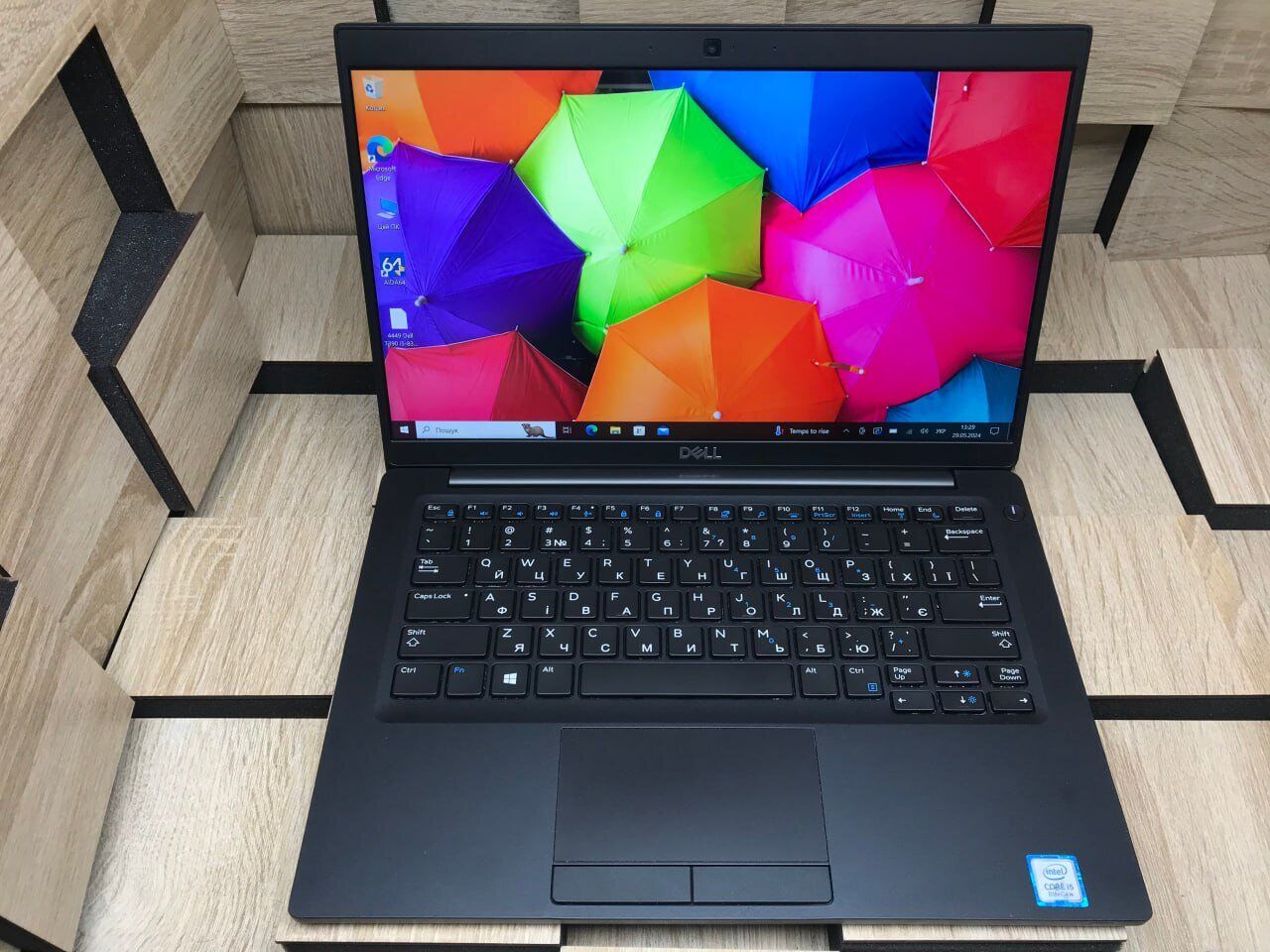 Ультрабук Б-клас Dell Latitude 7390 / 13.3" (1920x1080) IPS Touch / Intel Core i5-8350U (4 (8) ядра по 1.7 - 3.6 GHz) / 8 GB DDR4 / 240 GB SSD M.2 / Intel UHD Graphics 620 / WebCam / Windows 10 ліцензія - Зображення 2