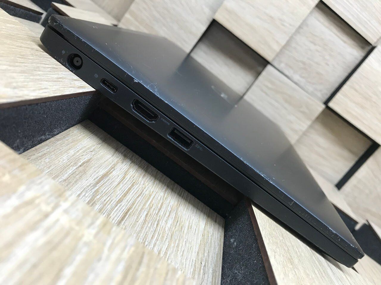 Ультрабук Б-клас Dell Latitude 7390 / 13.3" (1920x1080) IPS Touch / Intel Core i5-8350U (4 (8) ядра по 1.7 - 3.6 GHz) / 8 GB DDR4 / 240 GB SSD M.2 / Intel UHD Graphics 620 / WebCam / Windows 10 ліцензія - Зображення 5