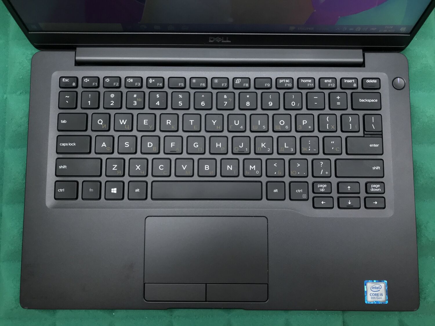 Ультрабук Б-клас Dell Latitude 7400 / 14" (1366x768) TN / Intel Core i5-8265U (4 (8) ядра по 1.6 - 3.9 GHz) / 8 GB DDR4 / 256 GB SSD M.2 / Intel UHD Graphics 620 / WebCam / USB 3.1 / HDMI / Windows 10 ліцензія - Зображення 4