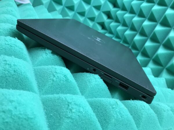 Ультрабук Б-клас Dell Latitude 7400 / 14" (1366x768) TN / Intel Core i5-8265U (4 (8) ядра по 1.6 - 3.9 GHz) / 8 GB DDR4 / 256 GB SSD M.2 / Intel UHD Graphics 620 / WebCam / USB 3.1 / HDMI / Windows 10 ліцензія - Зображення 5