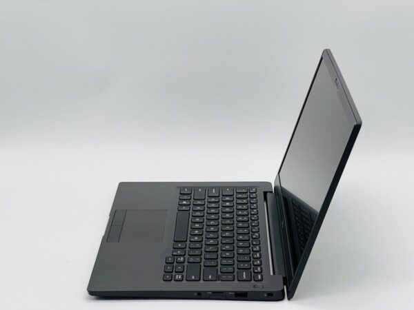 Ультрабук Б-клас Dell Latitude 7400 / 14" (1366x768) TN / Intel Core i5-8365U (4 (8) ядра по 1.6 - 4.1 GHz) / 8 GB DDR4 / 240 GB SSD / Intel UHD Graphics 620 / WebCam - Зображення 4