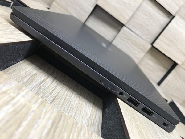 Ультрабук Б-клас Dell Latitude 7410 / 14" (1920x1080) IPS / Intel Core i5-10210U (4 (8) ядра по 1.6 - 4.2 GHz) / 8 GB DDR4 / 256 GB SSD M.2 / Intel UHD Graphics / WebCam / Windows 10 ліцензія - Зображення 6