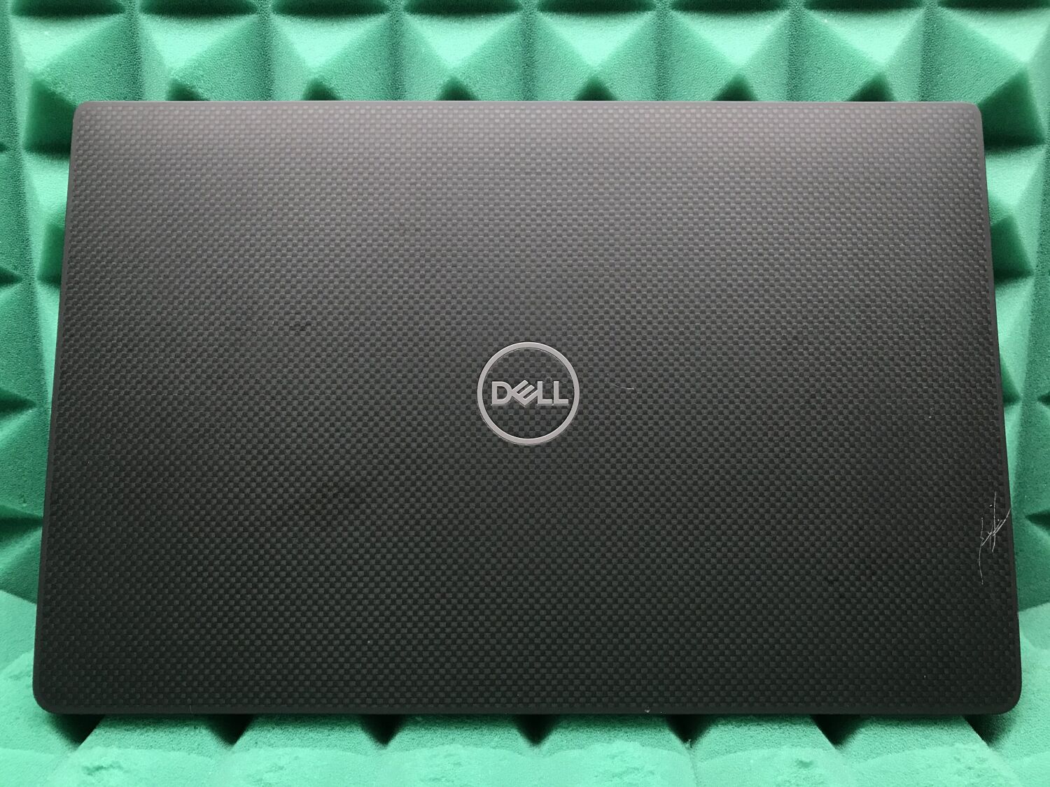 Ультрабук Б-клас Dell Latitude 7410 / 14" (1920x1080) IPS / Intel Core i5-10310U (4 (8) ядра по 1.7 - 4.4 GHz) / 16 GB DDR4 / 256 GB SSD / Intel UHD Graphics / WebCam / USB 3.2 / HDMI / Windows 10 ліцензія - Зображення 8