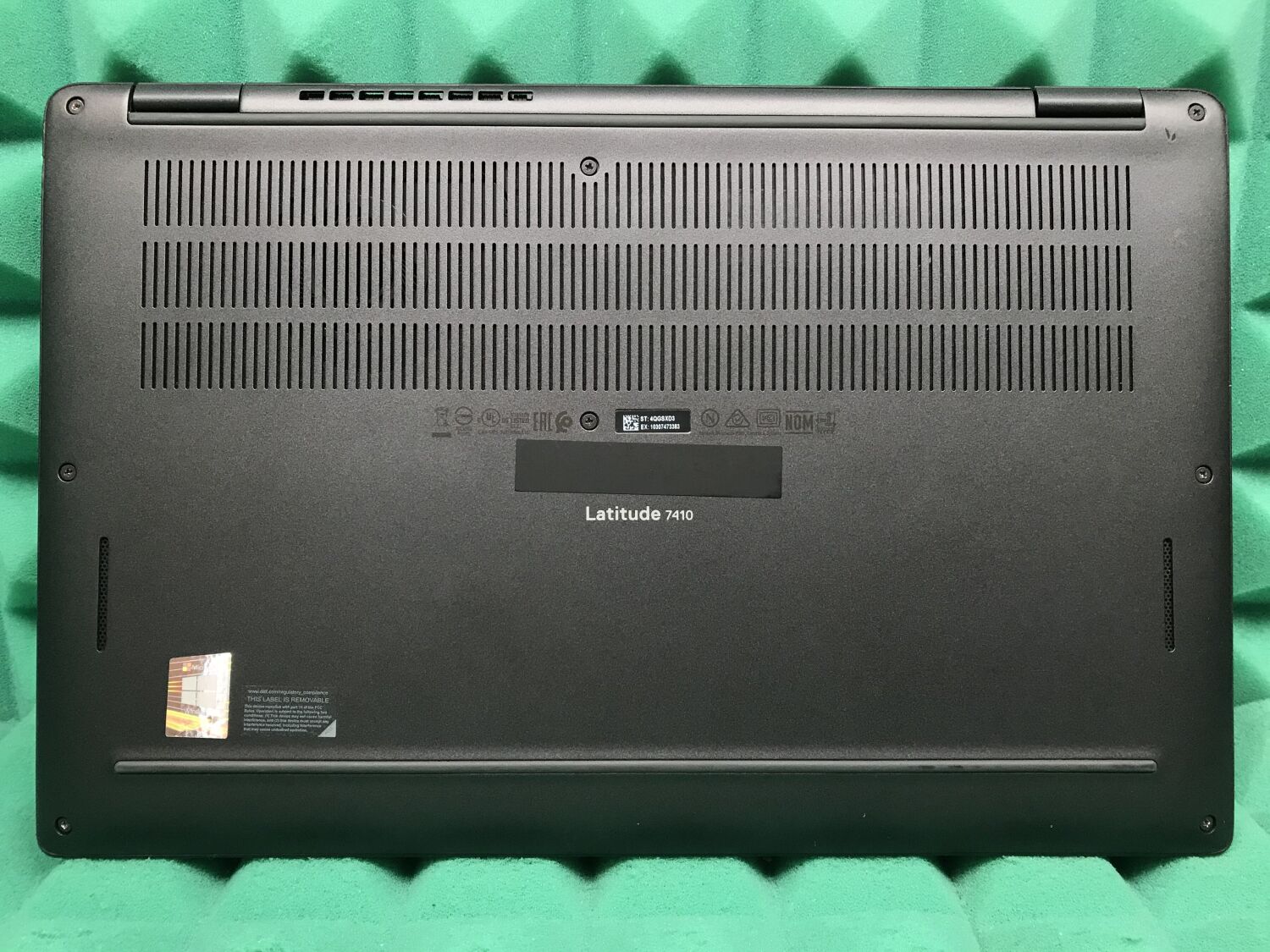 Ультрабук Б-клас Dell Latitude 7410 / 14" (1920x1080) IPS / Intel Core i5-10310U (4 (8) ядра по 1.7 - 4.4 GHz) / 16 GB DDR4 / 256 GB SSD / Intel UHD Graphics / WebCam / USB 3.2 / HDMI / Windows 10 ліцензія - Зображення 9