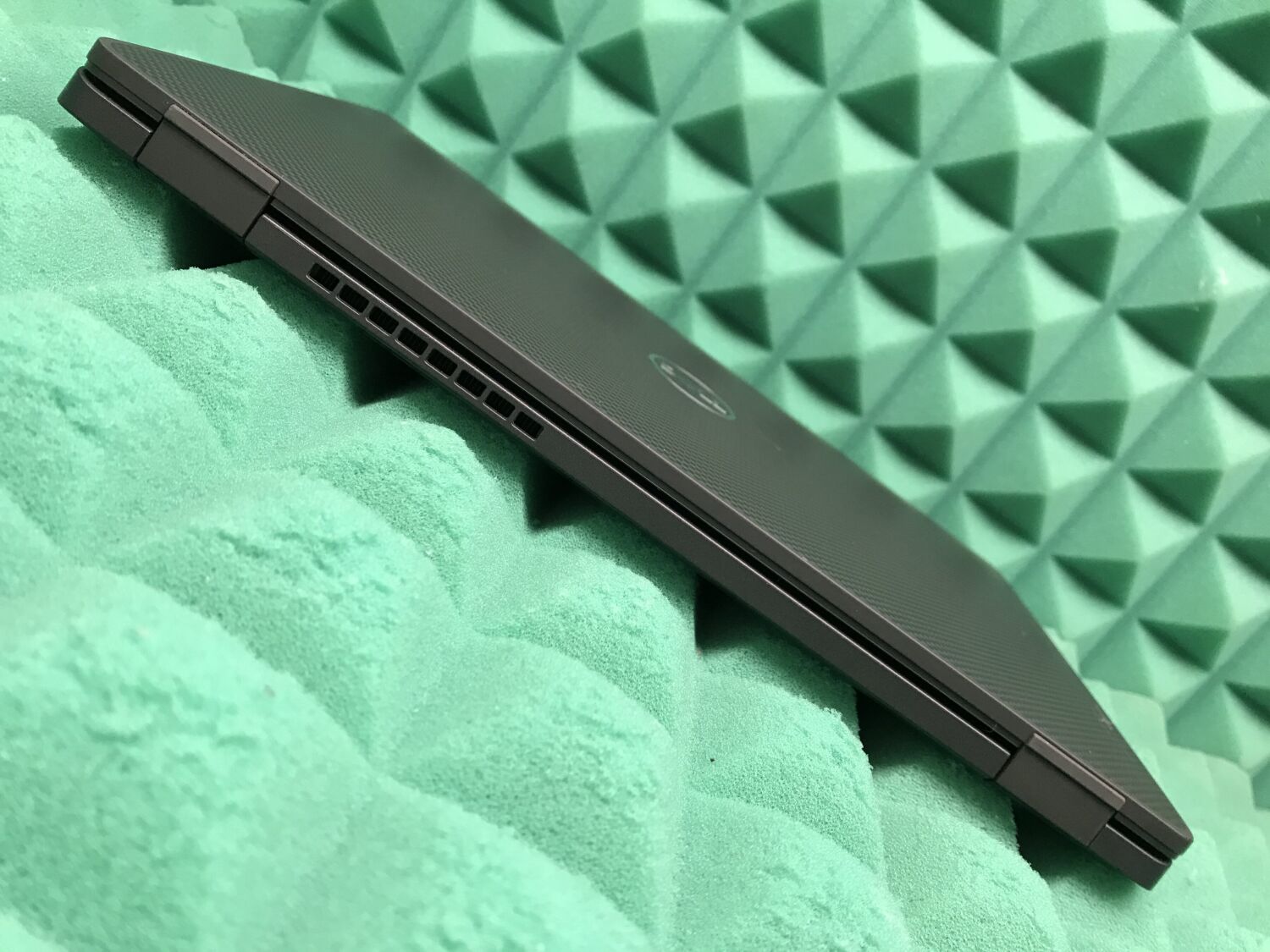 Ультрабук Б-клас Dell Latitude 7410 / 14" (1920x1080) IPS / Intel Core i5-10310U (4 (8) ядра по 1.7 - 4.4 GHz) / 16 GB DDR4 / 256 GB SSD / Intel UHD Graphics / WebCam / USB 3.2 / HDMI / Windows 10 ліцензія - Зображення 7