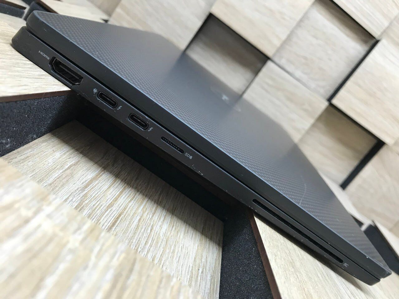Ультрабук Б-клас Dell Latitude 7410 / 14" (1920x1080) IPS / Intel Core i5-10310U (4 (8) ядра по 1.7 - 4.4 GHz) / 16 GB DDR4 / 256 GB SSD M.2 / Intel UHD Graphics / WebCam / Windows 10 ліцензія - Зображення 5