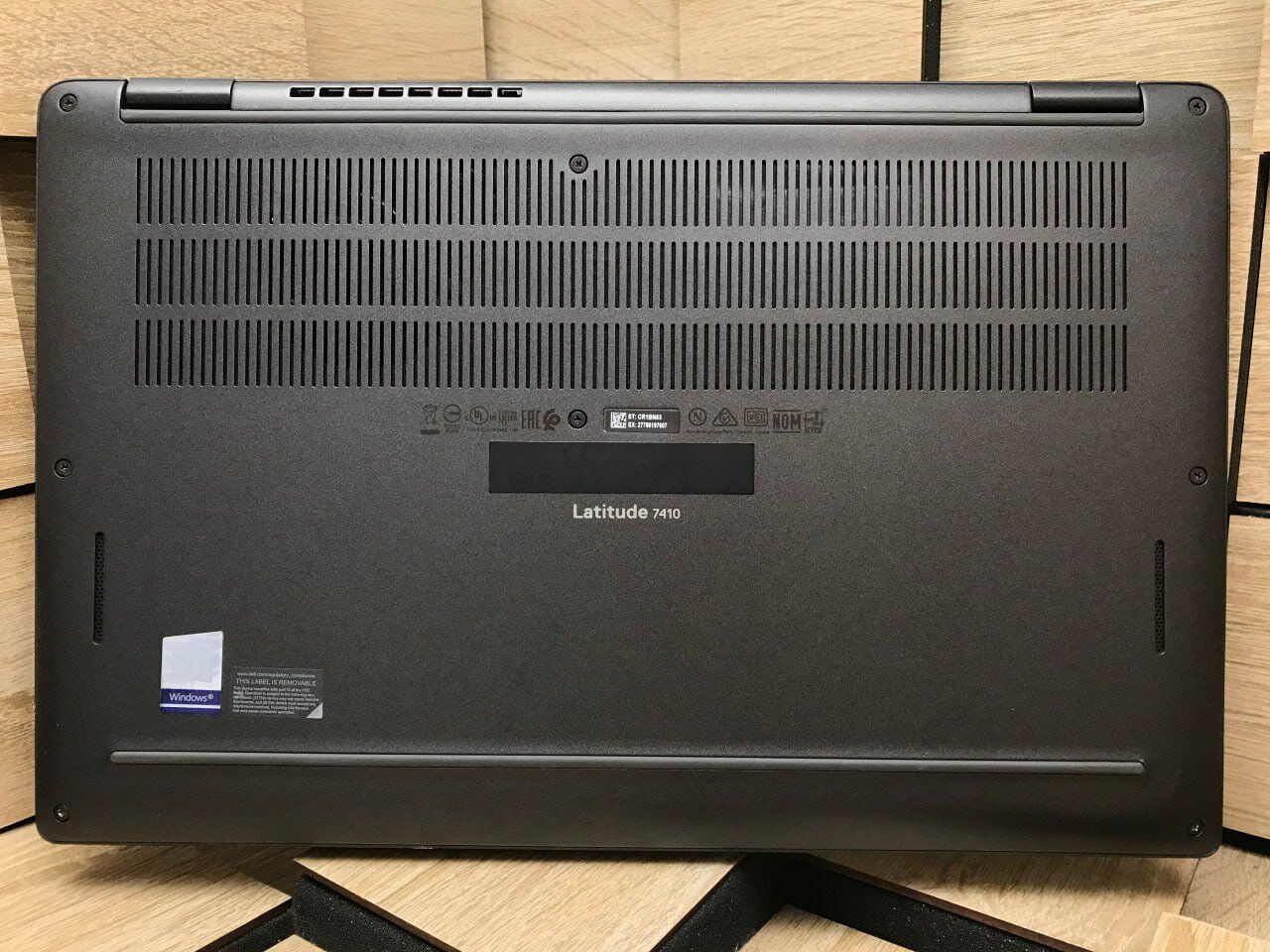 Ультрабук Б-клас Dell Latitude 7410 / 14" (1920x1080) IPS / Intel Core i5-10310U (4 (8) ядра по 1.7 - 4.4 GHz) / 16 GB DDR4 / 256 GB SSD M.2 / Intel UHD Graphics / WebCam / Windows 10 ліцензія - Зображення 9