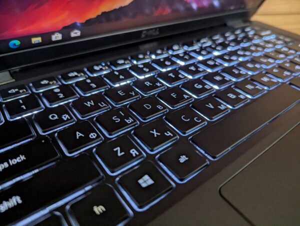 Ультрабук Б-клас Dell Latitude 7410 / 14" (1920x1080) IPS / Intel Core i7-10810U (6 (12) ядер по 1.1 - 4.9 GHz) / 16 GB DDR4 / 256 GB SSD / Intel UHD Graphics / WebCam / Windows 10 - Зображення 6