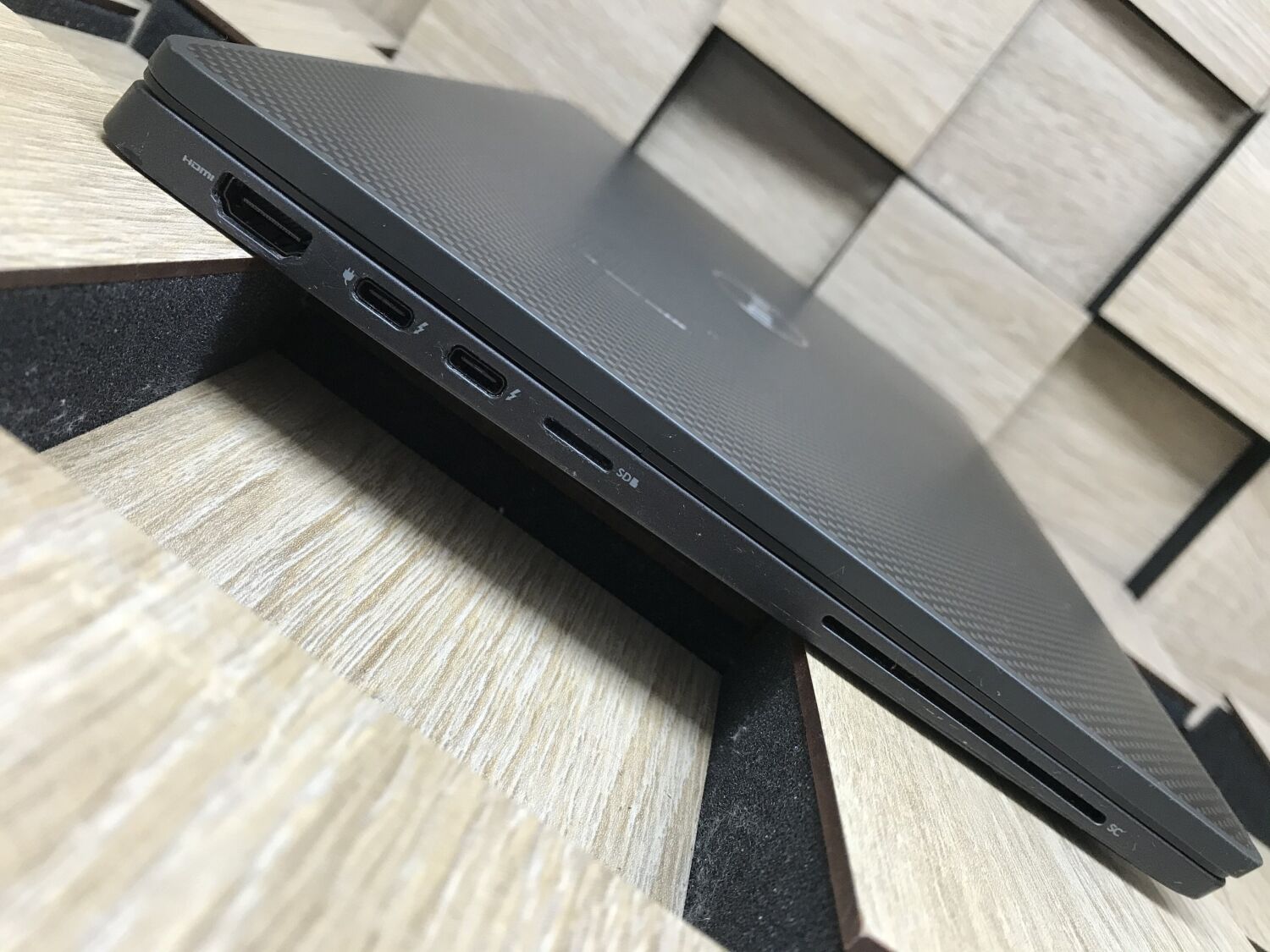 Ультрабук Б-клас Dell Latitude 7410 / 14" (1920x1080) IPS Touch / Intel Core i7-10610U (4 (8) ядра по 1.8 - 4.9 GHz) / 16 GB DDR4 / 256 GB SSD M.2 / Intel UHD Graphics / WebCam / Windows 10 ліцензія - Зображення 5