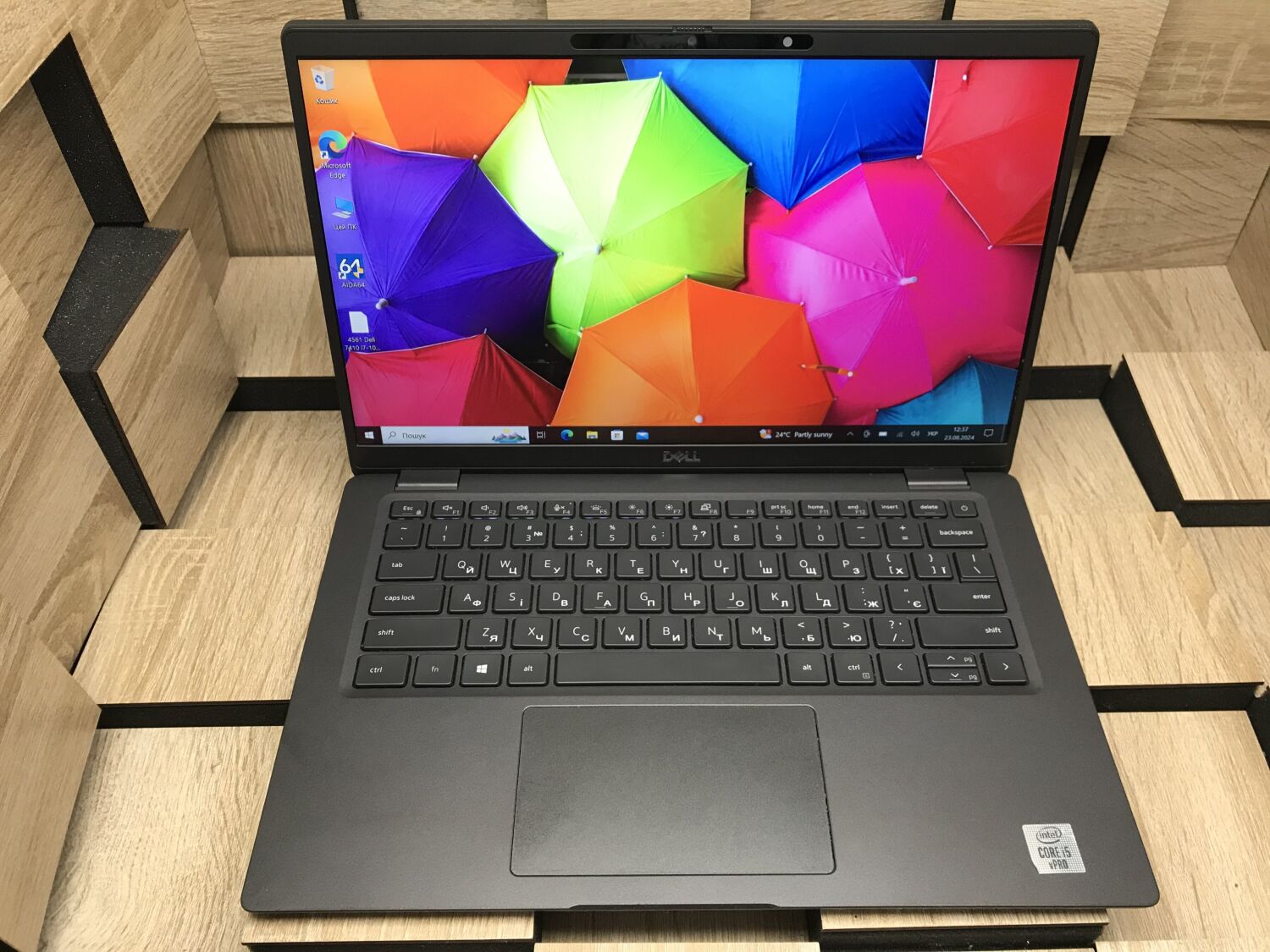 Ультрабук Б-клас Dell Latitude 7410 / 14" (1920x1080) IPS Touch / Intel Core i7-10610U (4 (8) ядра по 1.8 - 4.9 GHz) / 16 GB DDR4 / 256 GB SSD M.2 / Intel UHD Graphics / WebCam / Windows 10 ліцензія - Зображення 2