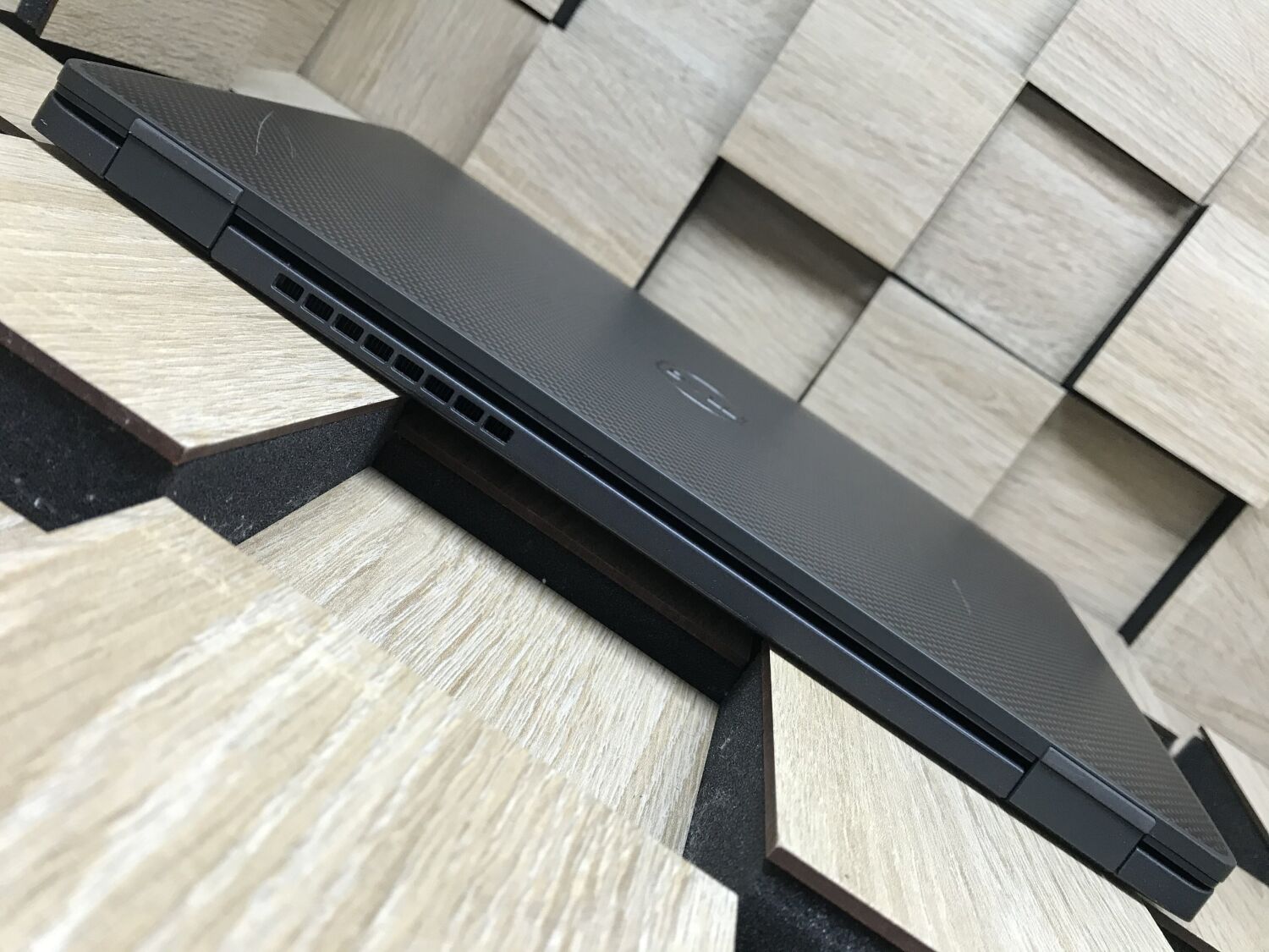 Ультрабук Б-клас Dell Latitude 7410 / 14" (1920x1080) IPS Touch / Intel Core i7-10610U (4 (8) ядра по 1.8 - 4.9 GHz) / 16 GB DDR4 / 256 GB SSD M.2 / Intel UHD Graphics / WebCam / Windows 10 ліцензія - Зображення 7