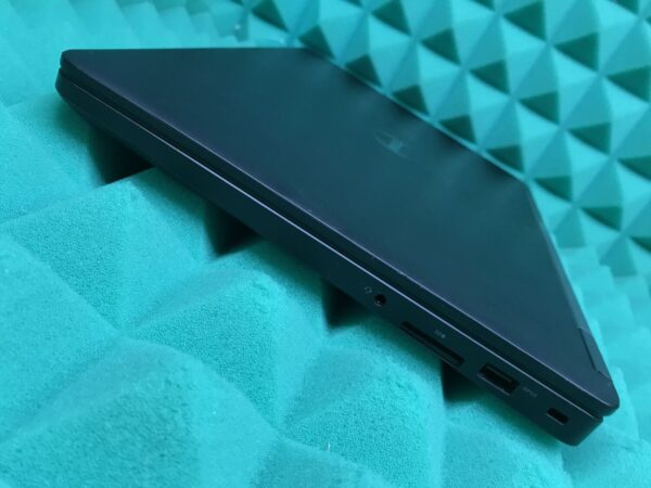 Ультрабук Б-клас Dell Latitude E5470 / 14" (1366x768) TN / Intel Core i5-6300U (2 (4) ядра по 2.4 - 3.0 GHz) / 8 GB DDR4 / 128 GB SSD / Intel HD Graphics 520 / WebCam / USB 3.0 / HDMI / Windows 11 ліцензія - Зображення 8