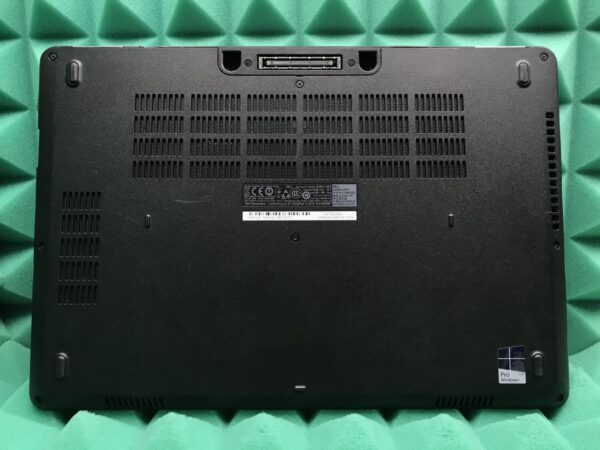 Ультрабук Б-клас Dell Latitude E5470 / 14" (1366x768) TN / Intel Core i5-6300U (2 (4) ядра по 2.4 - 3.0 GHz) / 8 GB DDR4 / 128 GB SSD / Intel HD Graphics 520 / WebCam / USB 3.0 / HDMI / Windows 11 ліцензія - Зображення 6