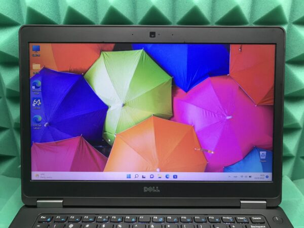 Ультрабук Б-клас Dell Latitude E5470 / 14" (1366x768) TN / Intel Core i5-6300U (2 (4) ядра по 2.4 - 3.0 GHz) / 8 GB DDR4 / 128 GB SSD / Intel HD Graphics 520 / WebCam / USB 3.0 / HDMI / Windows 11 ліцензія - Зображення 3