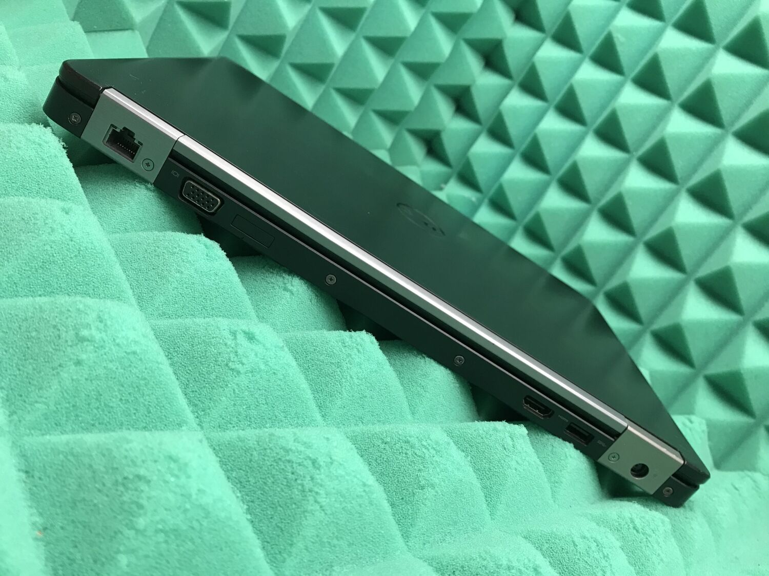 Ультрабук Б-клас Dell Latitude E5470 / 14" (1366x768) TN / Intel Core i5-6300U (2 (4) ядра по 2.4 - 3.0 GHz) / 8 GB DDR4 / 180 GB SSD / Intel HD Graphics 520 / WebCam / HDMI / Windows 10 ліцензія - Зображення 9