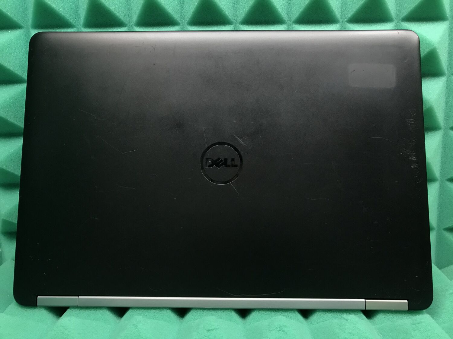 Ультрабук Б-клас Dell Latitude E5470 / 14" (1366x768) TN / Intel Core i5-6300U (2 (4) ядра по 2.4 - 3.0 GHz) / 8 GB DDR4 / 180 GB SSD / Intel HD Graphics 520 / WebCam / HDMI / Windows 10 ліцензія - Зображення 5