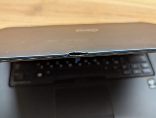 Ультрабук Б-клас Dell Latitude E7450 / 14" (1366x768) TN / Intel Core i5-5300U (2 (4) ядра по 2.3 - 2.9 GHz) / 8 GB DDR3 / 240 GB SSD / Intel HD Graphics 5500 / WebCam / Fingerprint / Windows 10 - Зображення 2