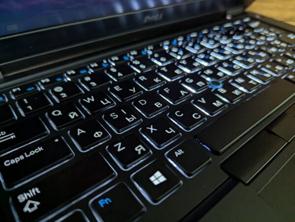 Ультрабук Б-клас Dell Latitude E7450 / 14" (1366x768) TN / Intel Core i5-5300U (2 (4) ядра по 2.3 - 2.9 GHz) / 8 GB DDR3 / 240 GB SSD / Intel HD Graphics 5500 / WebCam / Fingerprint / Windows 10 - Зображення 7