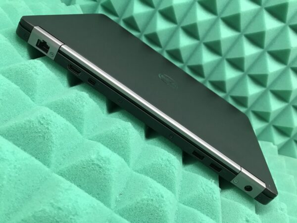 Ультрабук Б-клас Dell Latitude E7470 / 14" (1920x1080) IPS / Intel Core i5-6300U (2 (4) ядра по 2.4 - 3.0 GHz) / 8 GB DDR4 / 240 GB SSD M.2 / Intel HD Graphics 520 / WebCam / HDMI / miniDP / Windows 10 ліцензія - Зображення 9