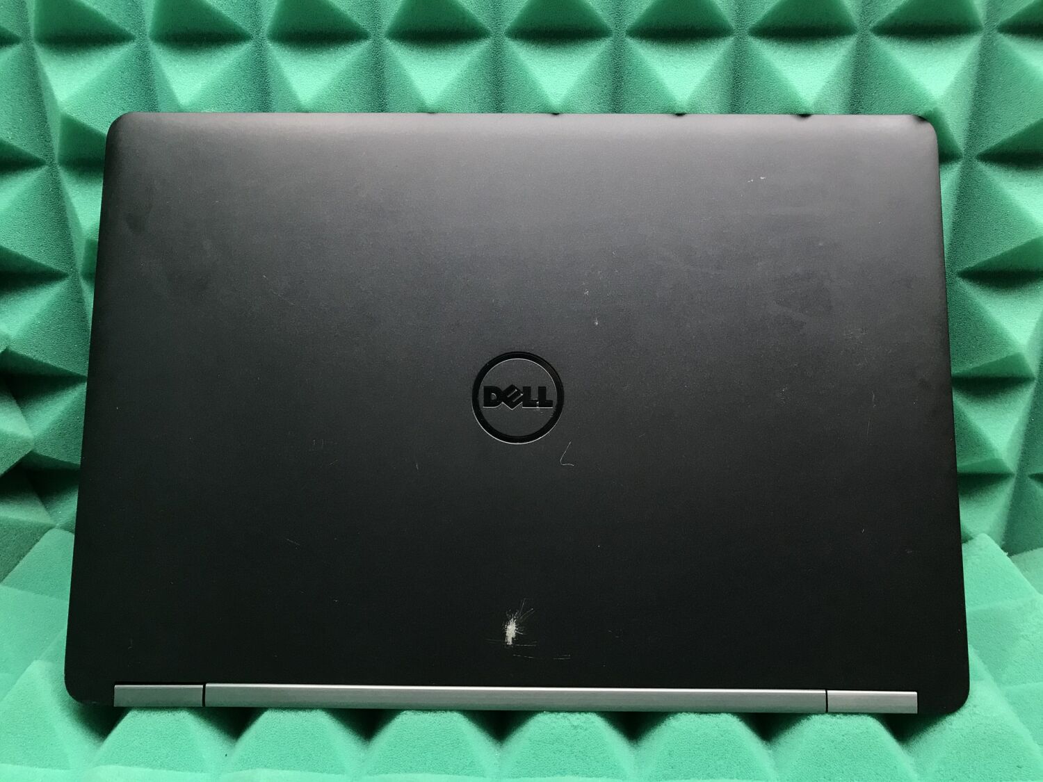Ультрабук Б-клас Dell Latitude E7470 / 14" (1920x1080) IPS / Intel Core i5-6300U (2 (4) ядра по 2.4 - 3.0 GHz) / 8 GB DDR4 / 256 GB SSD / Intel HD Graphics 520 / WebCam / HDMI / miniDP / Windows 11 ліцензія - Зображення 5