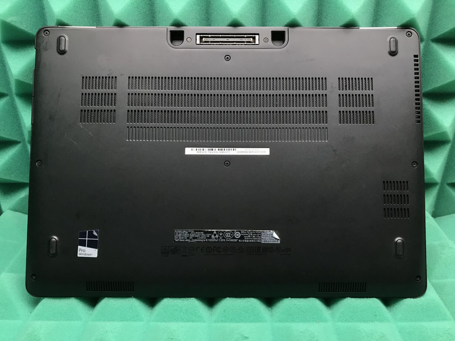 Ультрабук Б-клас Dell Latitude E7470 / 14" (1920x1080) IPS / Intel Core i5-6300U (2 (4) ядра по 2.4 - 3.0 GHz) / 8 GB DDR4 / 256 GB SSD / Intel HD Graphics 520 / WebCam / HDMI / miniDP / Windows 11 ліцензія - Зображення 6