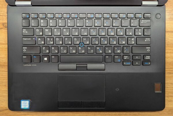 Ультрабук Б-клас Dell Latitude E7470 / 14" (1920x1080) IPS / Intel Core i5-6300U (2 (4) ядра по 2.4 - 3.0 GHz) / 8 GB DDR4 / 256 GB SSD / Intel HD Graphics 520 / WebCam / TouchID / Windows 10 - Зображення 4
