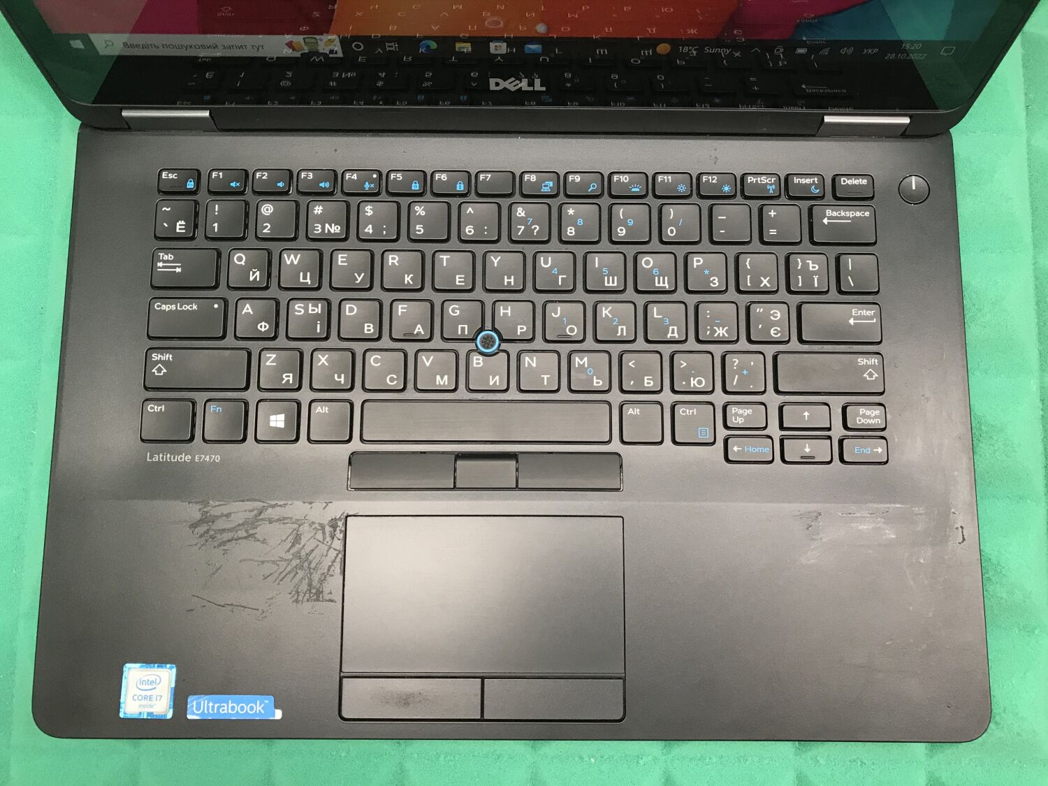 Ультрабук Б-клас Dell Latitude E7470 / 14" (2560x1440) IPS Touch / Intel Core i7-6600U (2 (4) ядра по 2.6 - 3.4 GHz) / 8 GB DDR4 / 256 GB SSD / Intel HD Graphics 520 / WebCam / HDMI / Windows 10 ліцензія - Зображення 4