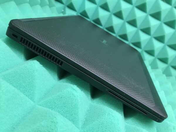 Ультрабук Б-клас Dell Latitude E7470 / 14" (2560x1440) IPS Touch / Intel Core i7-6600U (2 (4) ядра по 2.6 - 3.4 GHz) / 8 GB DDR4 / 256 GB SSD / Intel HD Graphics 520 / WebCam / HDMI / Windows 10 ліцензія - Зображення 7