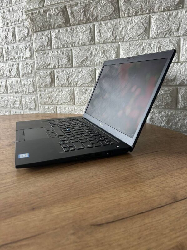 Ультрабук Б-клас Dell Latitude E7480 / 14" (1366x768) TN / Intel Core i5-7300U (2 (4) ядра по 2.6 - 3.5 GHz) / 8 GB DDR4 / 256 GB SSD M.2 / Intel HD Graphics 620 / WebCam / HDMI - Зображення 5