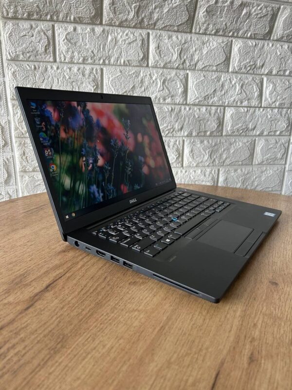 Ультрабук Б-клас Dell Latitude E7480 / 14" (1366x768) TN / Intel Core i5-7300U (2 (4) ядра по 2.6 - 3.5 GHz) / 8 GB DDR4 / 256 GB SSD M.2 / Intel HD Graphics 620 / WebCam / HDMI - Зображення 4