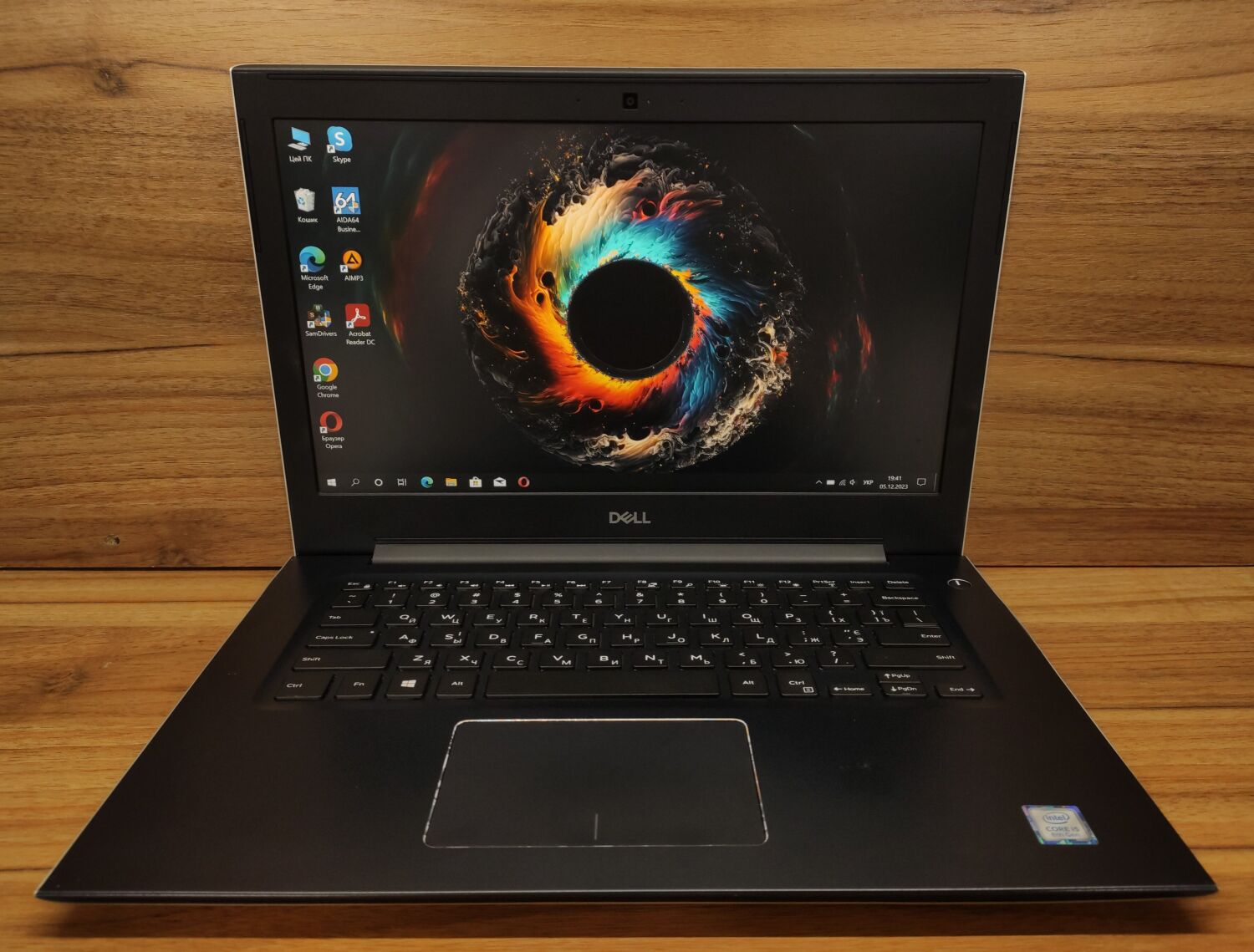 Ультрабук Б-клас Dell Vostro 5471 / 14" (1920x1080) IPS / Intel Core i5-8250U (4 (8) ядра по 1.6 - 3.4 GHz) / 8 GB DDR4 / 240 GB SSD / Intel UHD Graphics 620 / WebCam / Windows 10 - Зображення 2