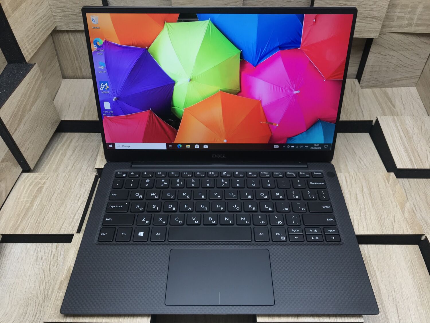 Ультрабук Б-клас Dell XPS 13 7390 / 13.3" (1920x1080) IPS / Intel Core i5-10210U (4 (8) ядра по 1.6 - 4.2 GHz) / 8 GB DDR3 / 240 GB SSD M.2 / Intel UHD Graphics / WebCam / Windows 10 ліцензія - Зображення 2