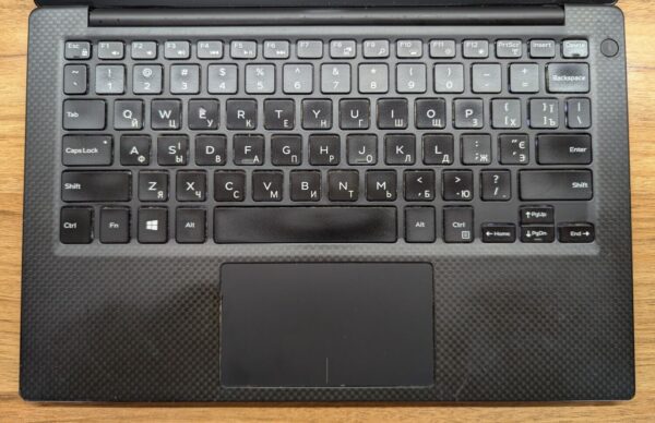 Ультрабук Б-класс Dell XPS 13 9350 / 13.3" (1920x1080) IPS / Intel Core i5-6200U (2 (4) ядра по 2.3 - 2.8 GHz) / 8 GB DDR3 / 256 GB SSD / Intel HD Graphics 520 / Windows 10 - Зображення 3