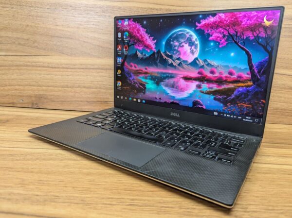 Ультрабук Б-класс Dell XPS 13 9350 / 13.3" (1920x1080) IPS / Intel Core i5-6200U (2 (4) ядра по 2.3 - 2.8 GHz) / 8 GB DDR3 / 256 GB SSD / Intel HD Graphics 520 / Windows 10 - Зображення 5