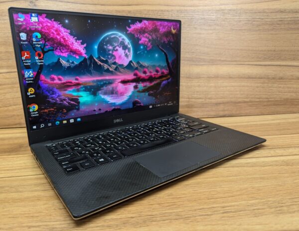 Ультрабук Б-класс Dell XPS 13 9350 / 13.3" (1920x1080) IPS / Intel Core i5-6200U (2 (4) ядра по 2.3 - 2.8 GHz) / 8 GB DDR3 / 256 GB SSD / Intel HD Graphics 520 / Windows 10 - Зображення 4