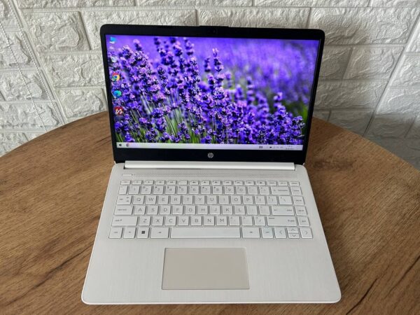 Ультрабук Б-клас HP 14-dq0002dx White / 14" (1920x1080) IPS / Intel Celeron N4020 (2 ядра по 1.1 - 2.8 GHz) / 4 GB DDR4 / 64 GB eMMC / Intel UHD Graphics 600 / WebCam / HDMI - Зображення 2